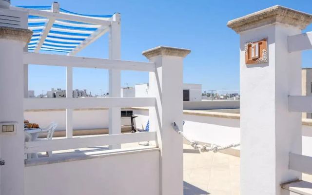 Emerald Residence Sleeps 12 With Sea View