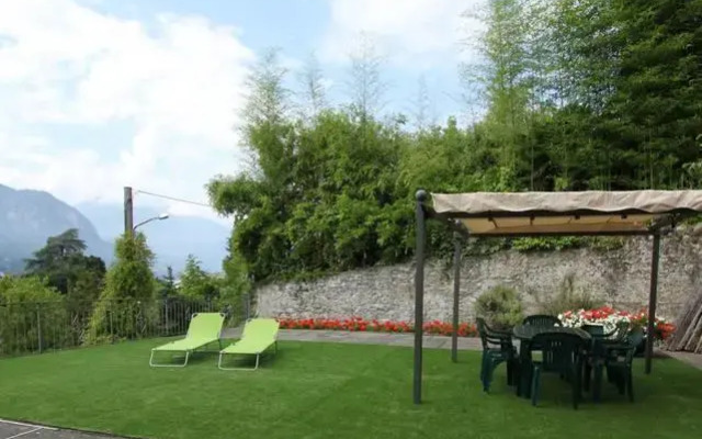 Apartment with Gazebo