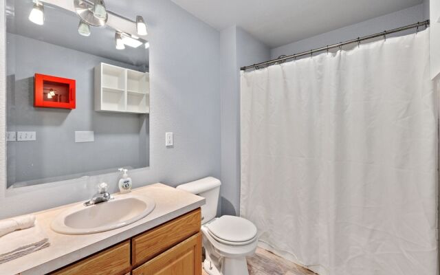 Spacious Home W/ Fun Amenities | Lake & Mtn Views