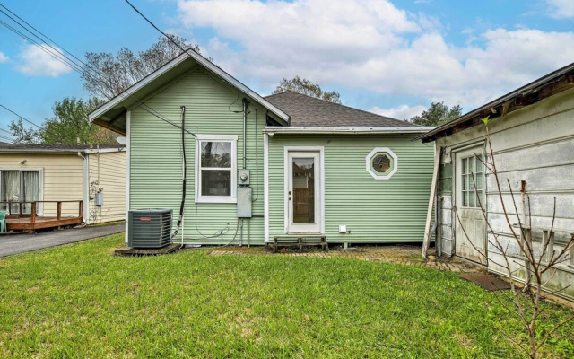 Pet-friendly Home w/ Yard: 3 Mi to Dtwn Houston!