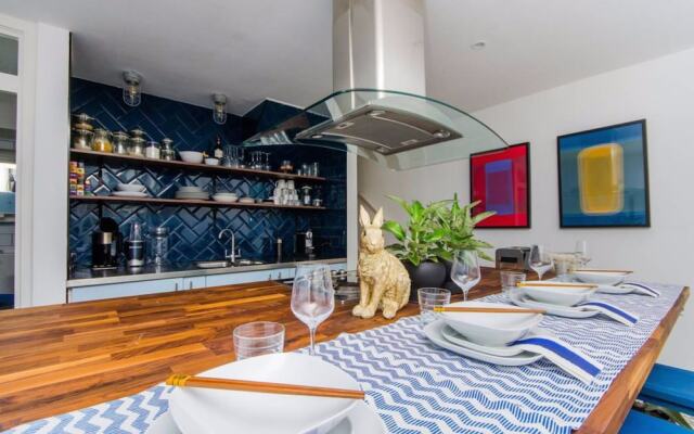 Loft in Clapham Junction Accommodates 4