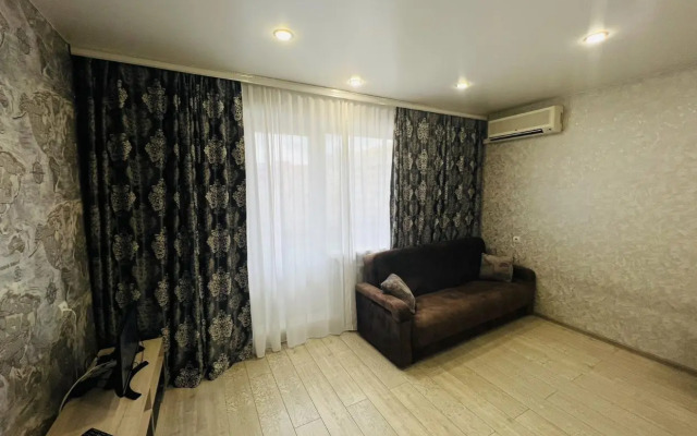 Саквояж на улице 78 Добровольческой Бригады 1