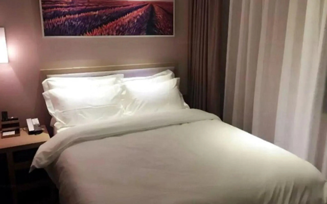 Lavande Hotel Shanghai Zhangjiang Guanglan Road Subway Station Branch – Guest Rooms – Shanghai