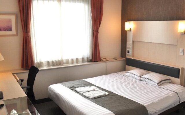 Hotel West