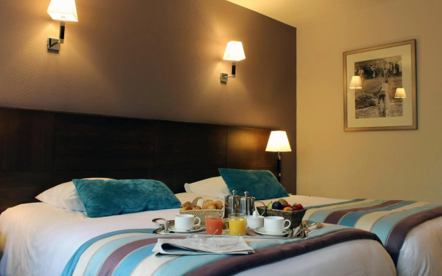 Le Manoir Hotel