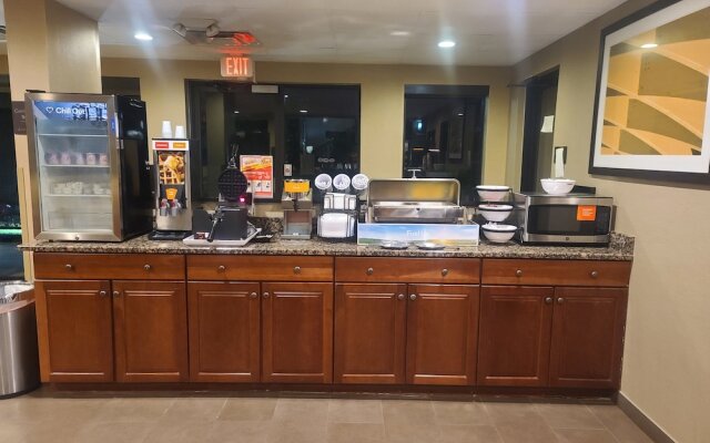 Comfort Inn And Suites