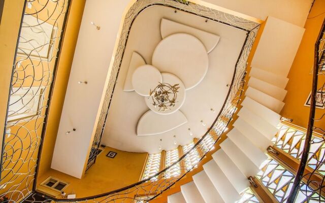 FabHotel Yesmark Begumpet