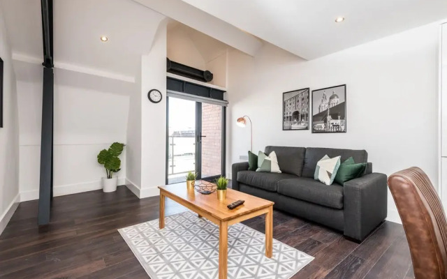 Prestige STAY Aparthotel - 42 Stanley Street Party Apartments