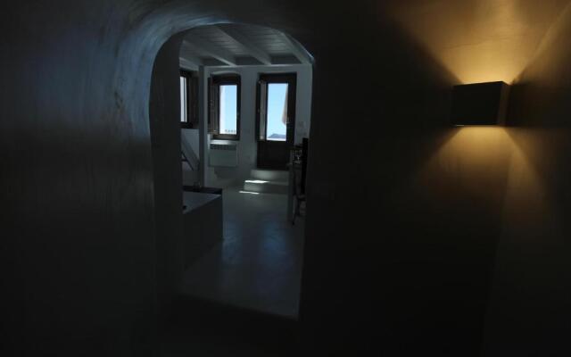 Astrea Suites Notus Dome House