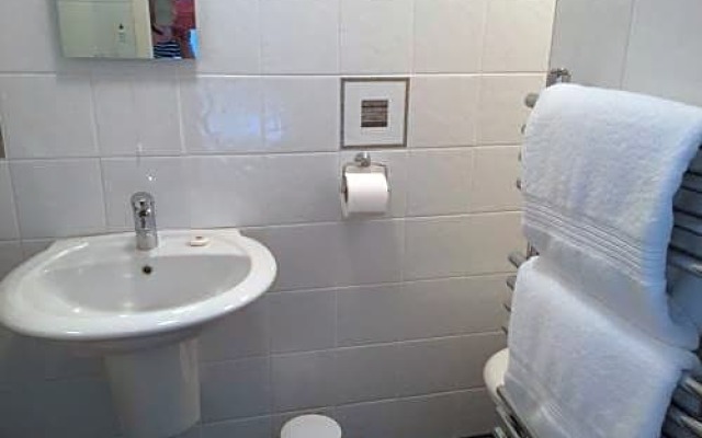 Gwennaul B & B