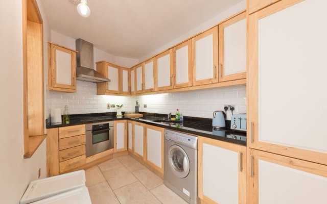 2 Bedroom City Centre Apartment With Patio