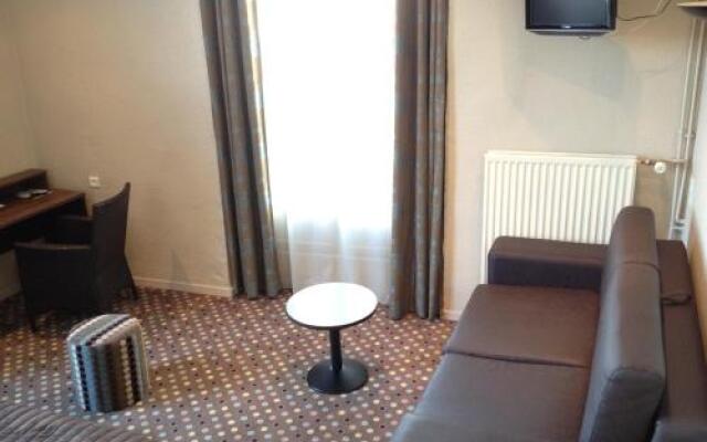 Les Arcades De La Bourse