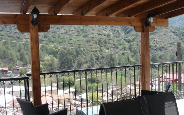 Love Holiday Suite 2