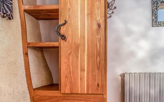 The Dragon Barn - Studio