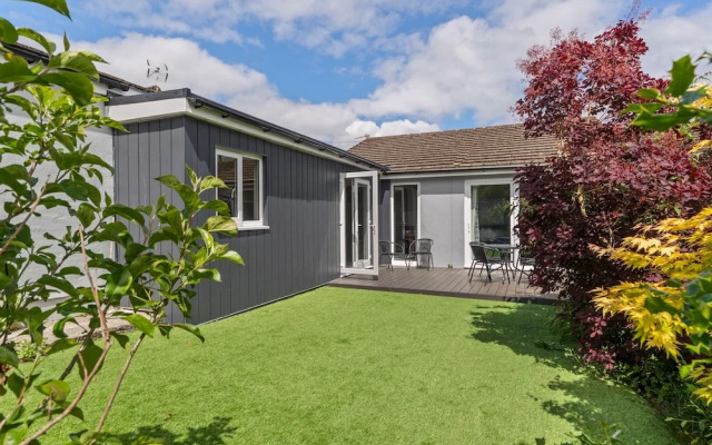 Roslen - Lovely Bungalow Near Beach and Village