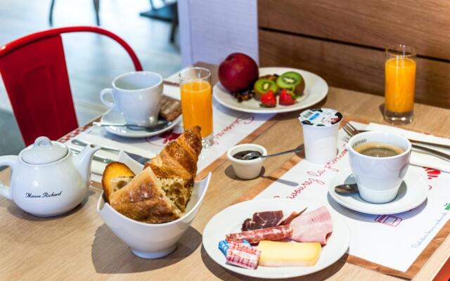 Brit Hotel Toulouse Colomiers - L'Esplanade