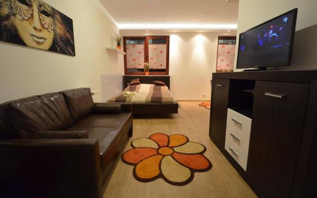 P&O Serviced Apartments FABRYCZNA