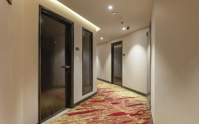 The Vaishnodevi Sarovar Portico