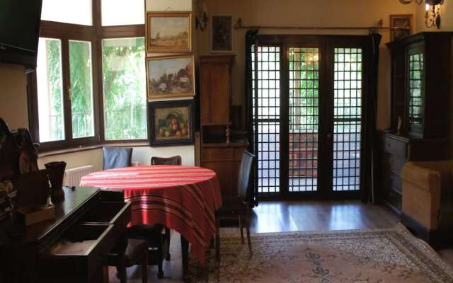 Leyla Guesthouse Castel