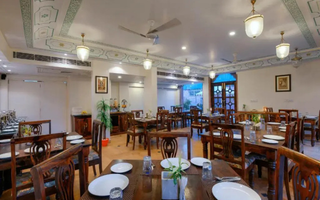 Treehouse Raj Bagh A Boutique Heritage Hotel