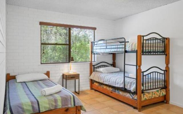 2/56 Lawson Street@Clarkes Beach