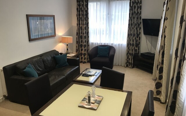 Fountain Court Apartments - Grove