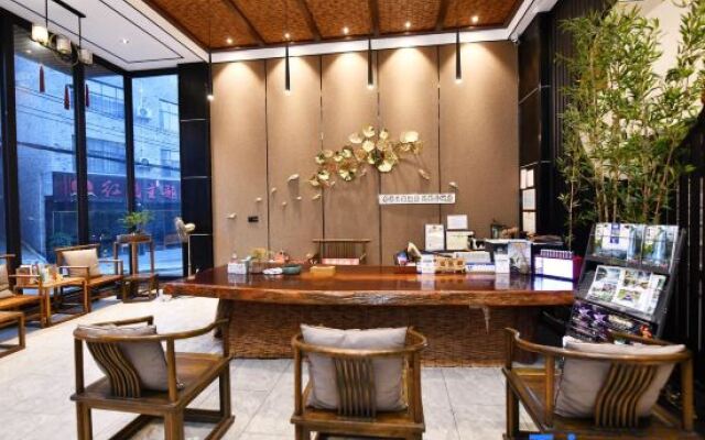 Q+ Zhoudu Theme Hotel