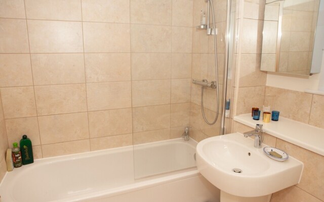 2 Bedroom Flat Close To Bristol City Centre