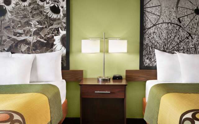 Super 8 by Wyndham Ankeny/Des Moines Area