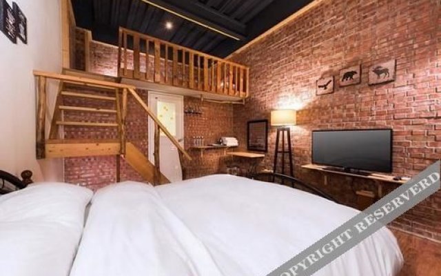 Red brick 642 B&B