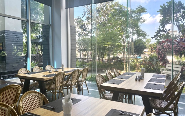 Krungsri River Hotel