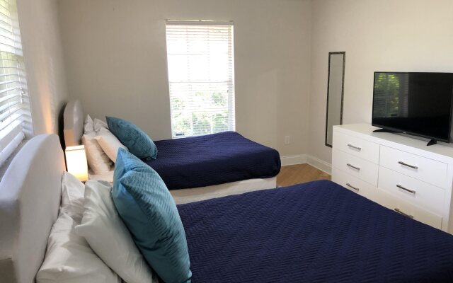 Casa Ria Luxury House w Private Pool Near Aventura Mall