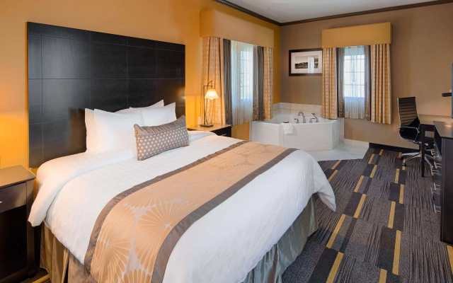 Best Western Plus Emerald Inn & Suites