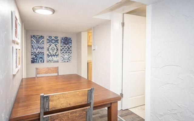 Cozy Retreat | Walk to UNC | FREE Cruiser Bikes