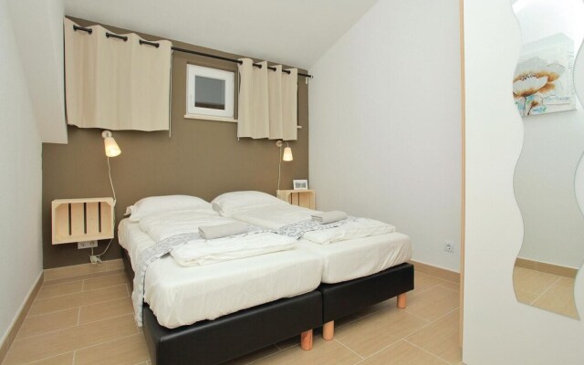 Stunning Home in Prigradica With Jacuzzi, Wifi and 8 Bedrooms