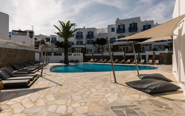 Poseidon Hotel & Suites