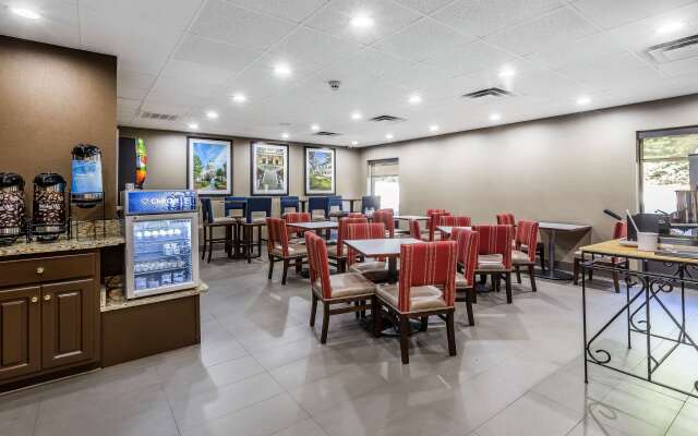 Comfort Inn & Suites Dalton West