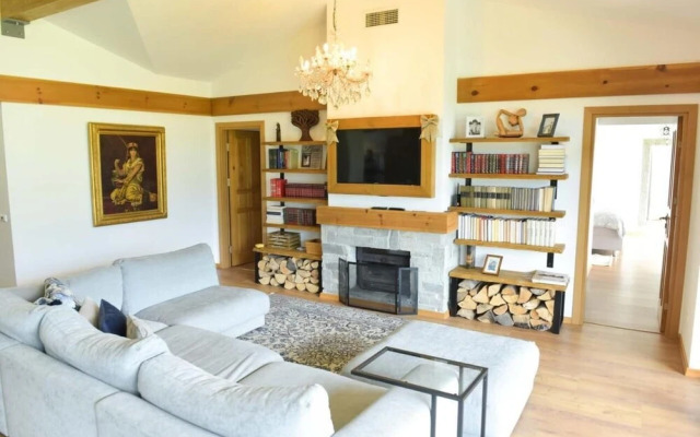 Luxurious Chalet near Pirin Golf Resort