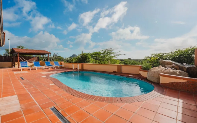 5 Bedroom Villa With Amazing View of Aruba Nature