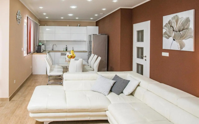 Luxury Apartment Twins
