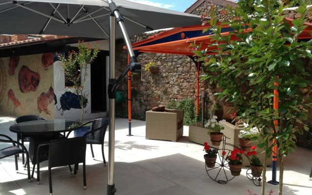 Apartamentos Rurales La Villa de Piedra