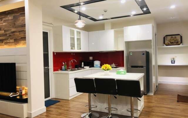 Sunrise City Alms Luxury Apartment