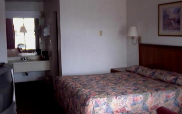 Town & Country Inn