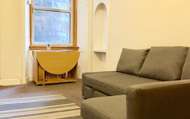 2 Bedroom Fountainbridge Apartment