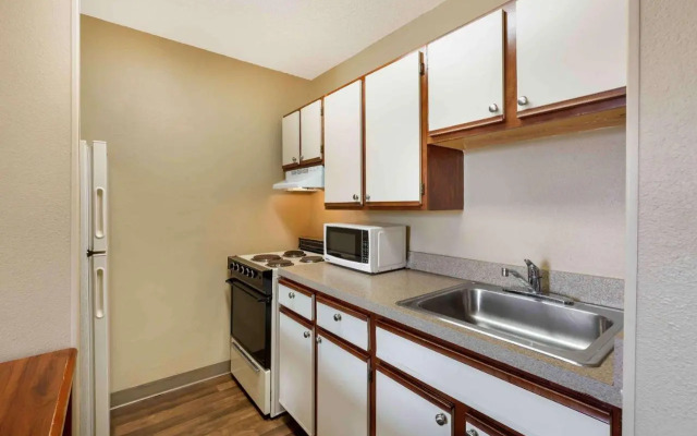 Studio Plus Akron - Copley