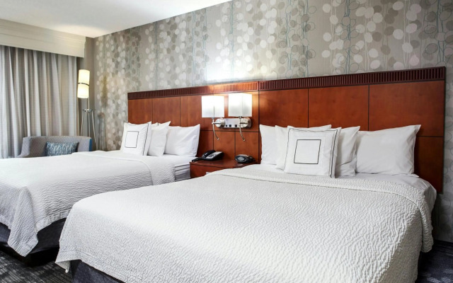 Courtyard by Marriott Hamilton