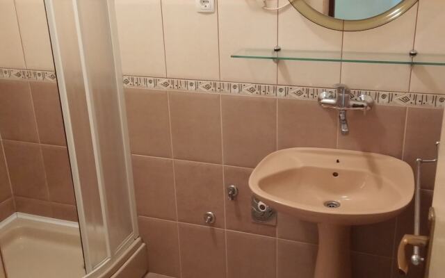 Scenic Apartment in Dalmatia With Lovely Garden