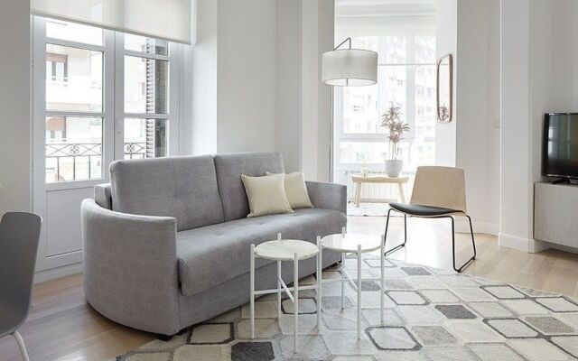 Marina Apartment by Sanserent