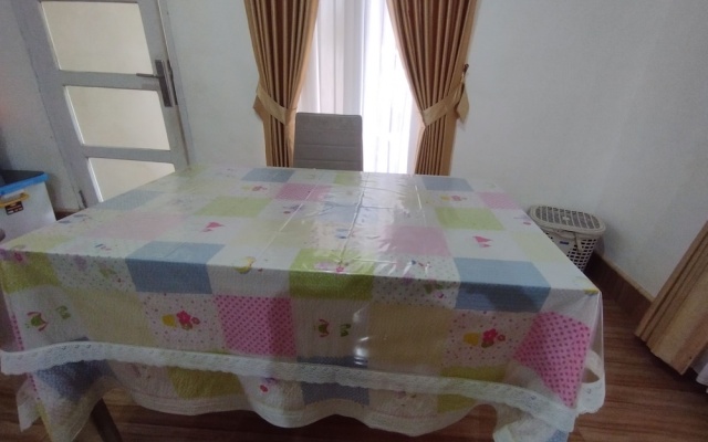 Hotel O Homestay Bonjeruk Near Restoran Pawon 21 Bonjeruk – Guest Rooms – Bonjeruk