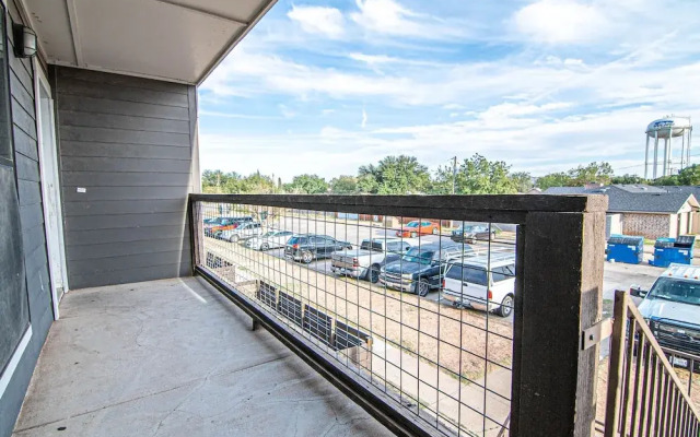 Midland Condo With Pool